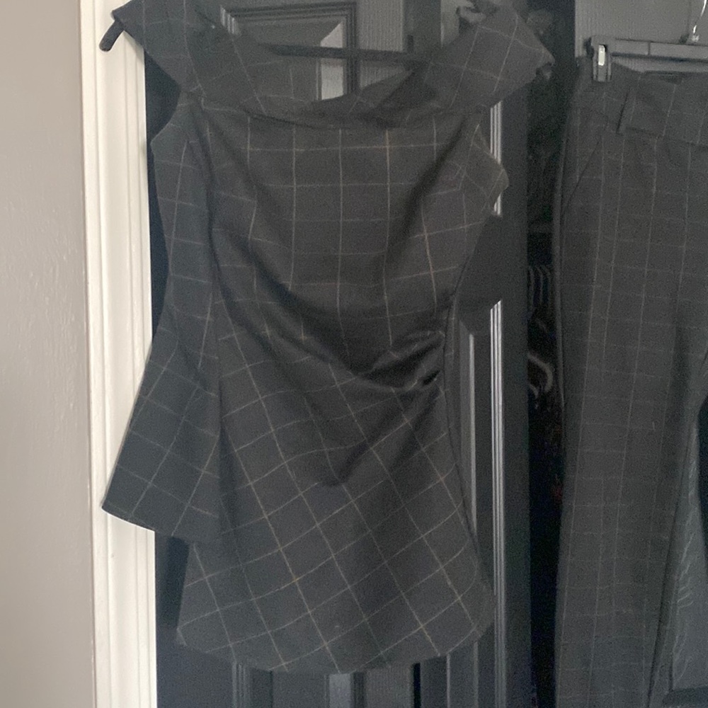 New York and company pant suit